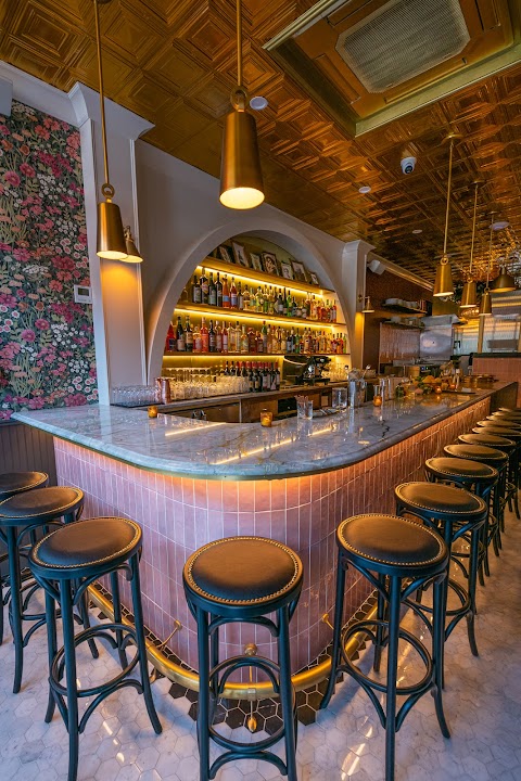 Bar Louise