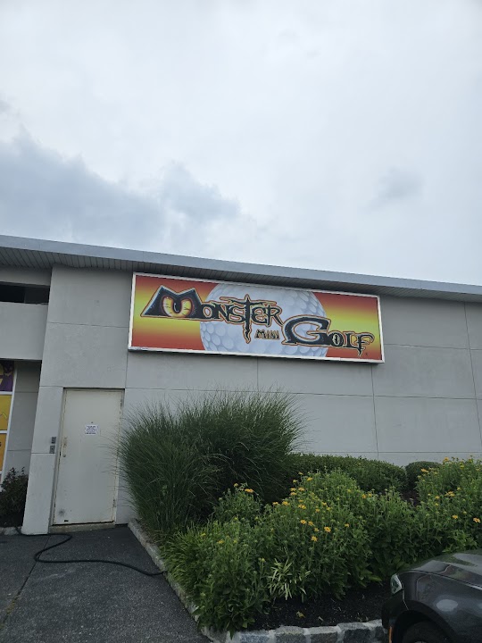 Monster Mini Golf Garden City