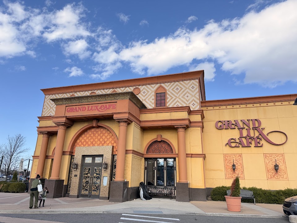 Grand Lux Cafe