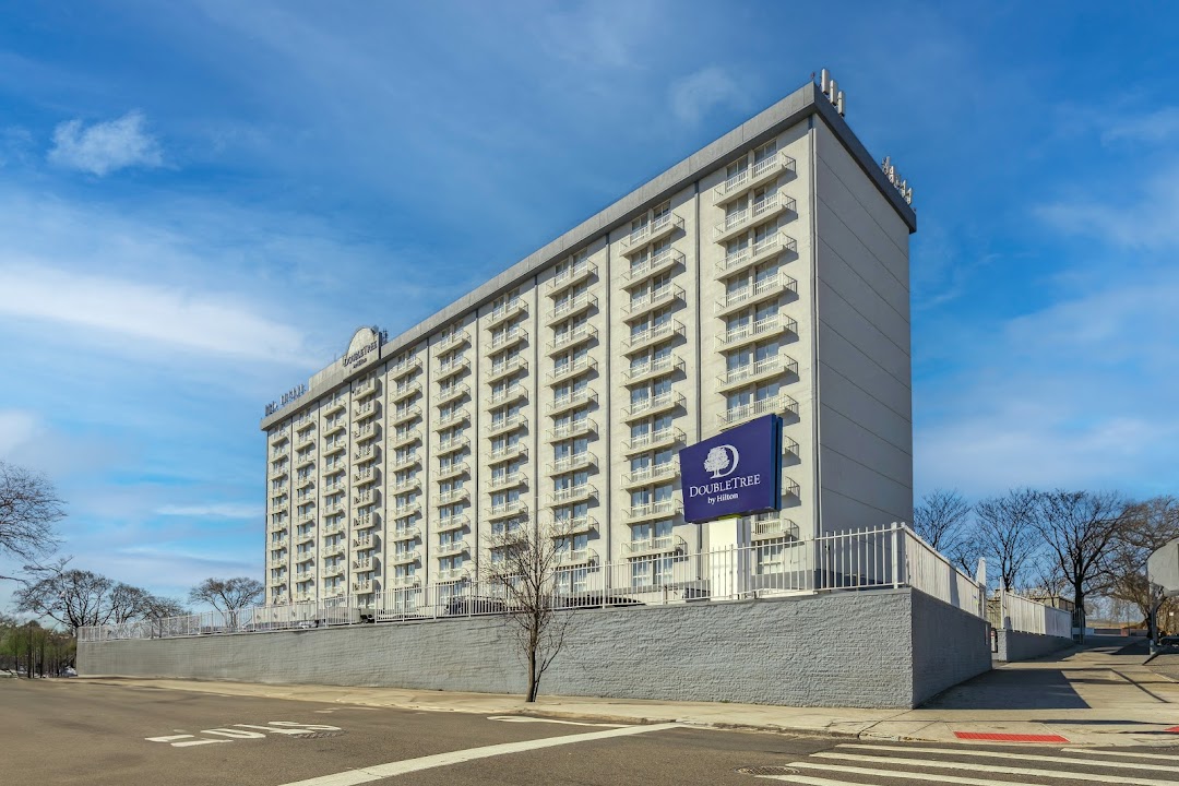 DoubleTree by Hilton New York JFK Airport